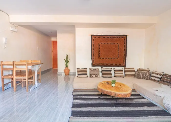2br Mins From Square With Terrace Casitas *