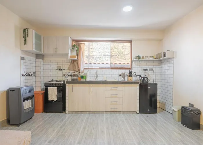 Appartement 2br Mins From Square With Terrace Casitas